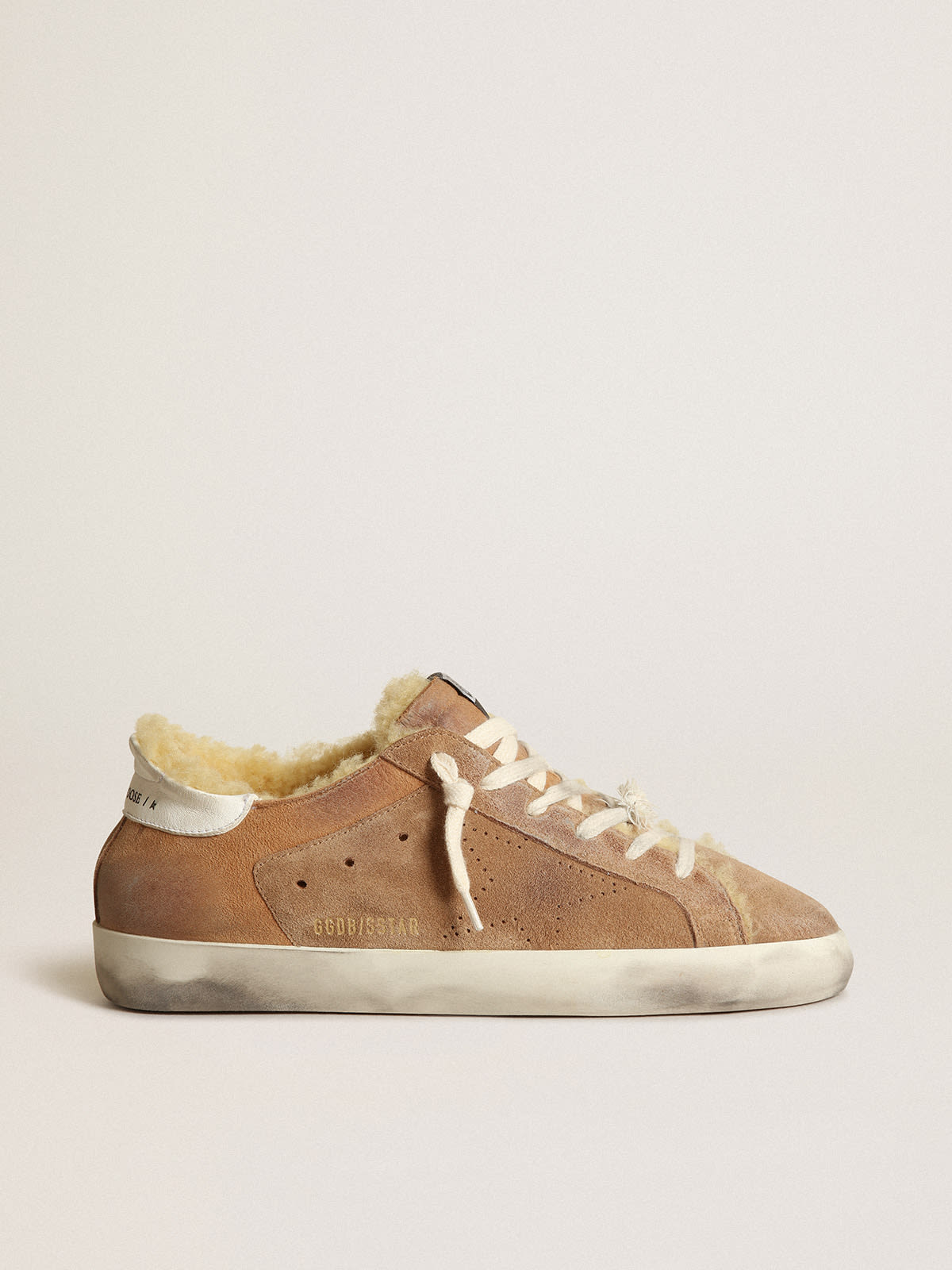 Golden Goose - Super-Star LTD with a perforated star and shearling lining   in 