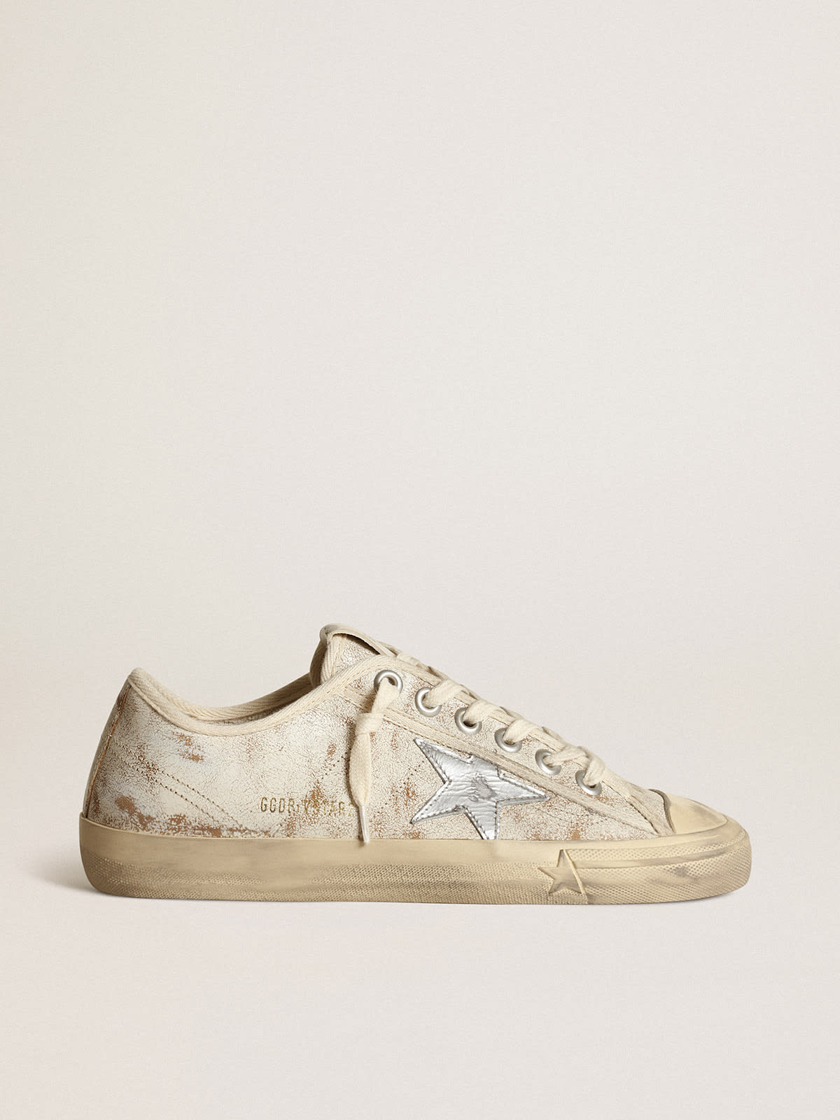 Golden Goose - V-Star sneakers in glossy white leather with silver metallic leather star in 