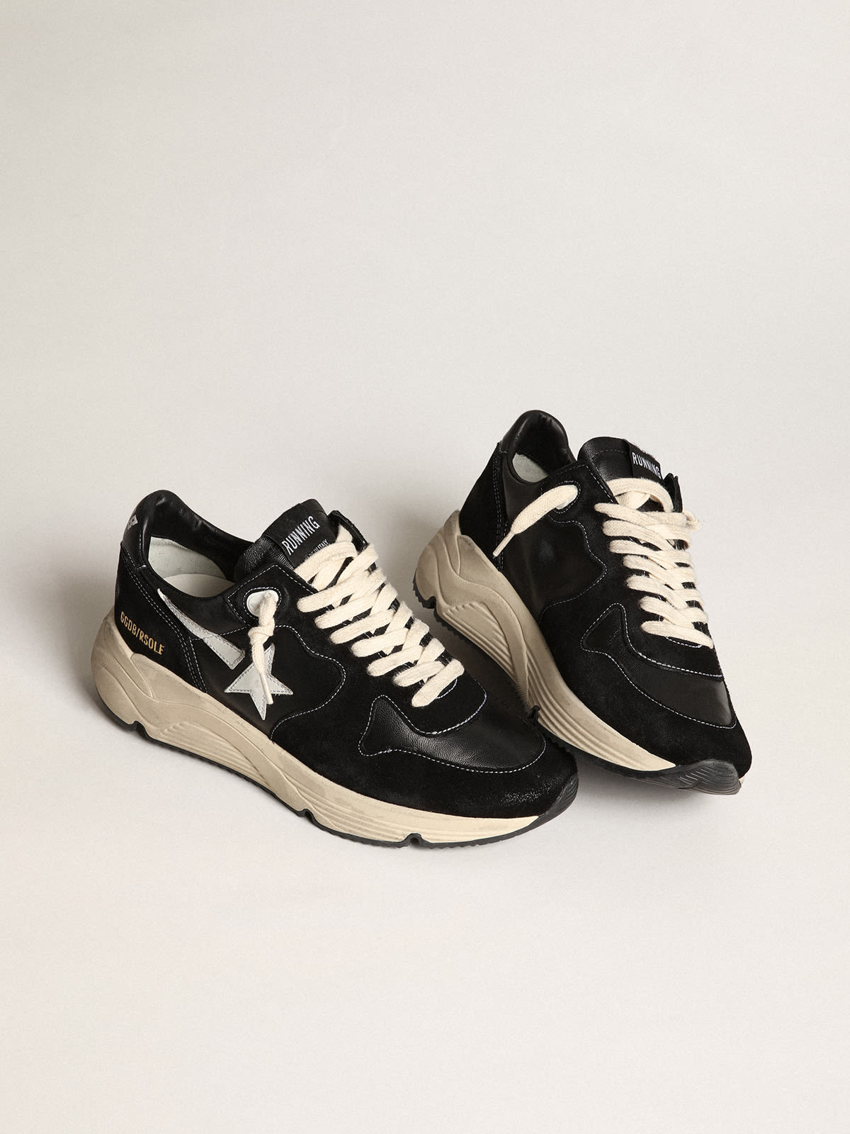 Running Sole homme en nappa et daim noirs avec toile blanche