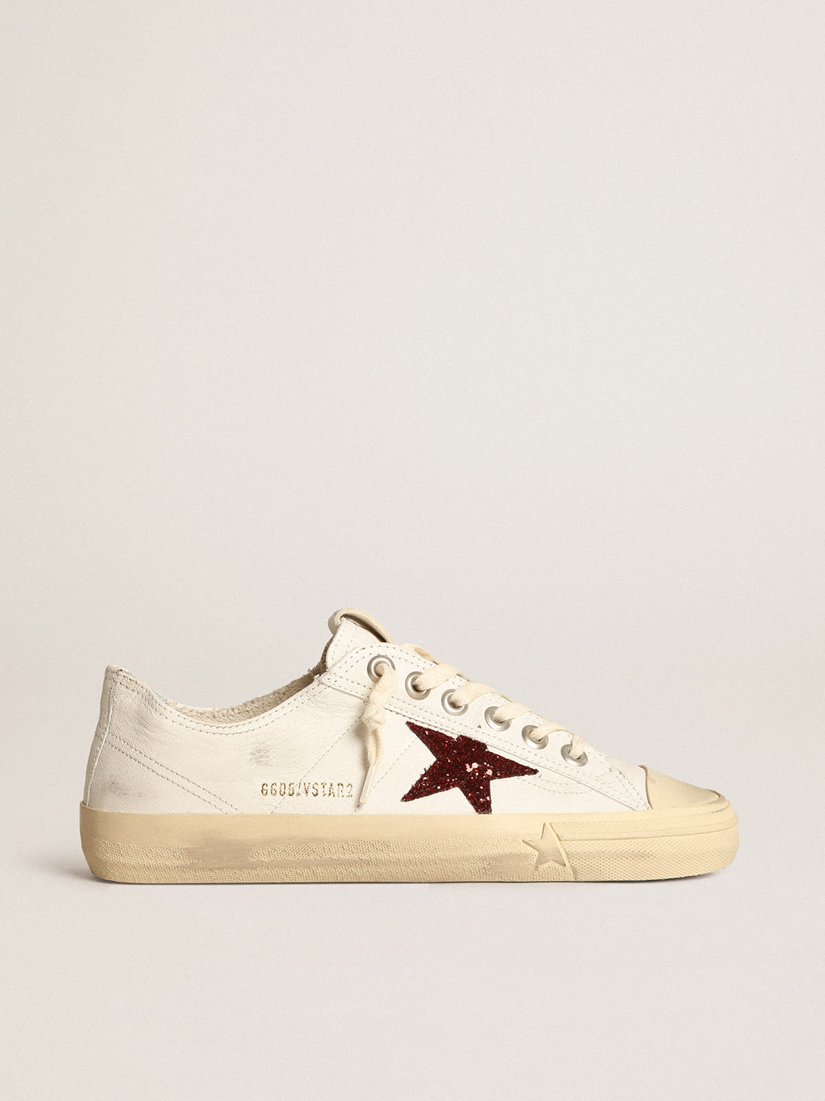 Golden Goose - V-Star sneakers in white nappa leather with red glitter star in 