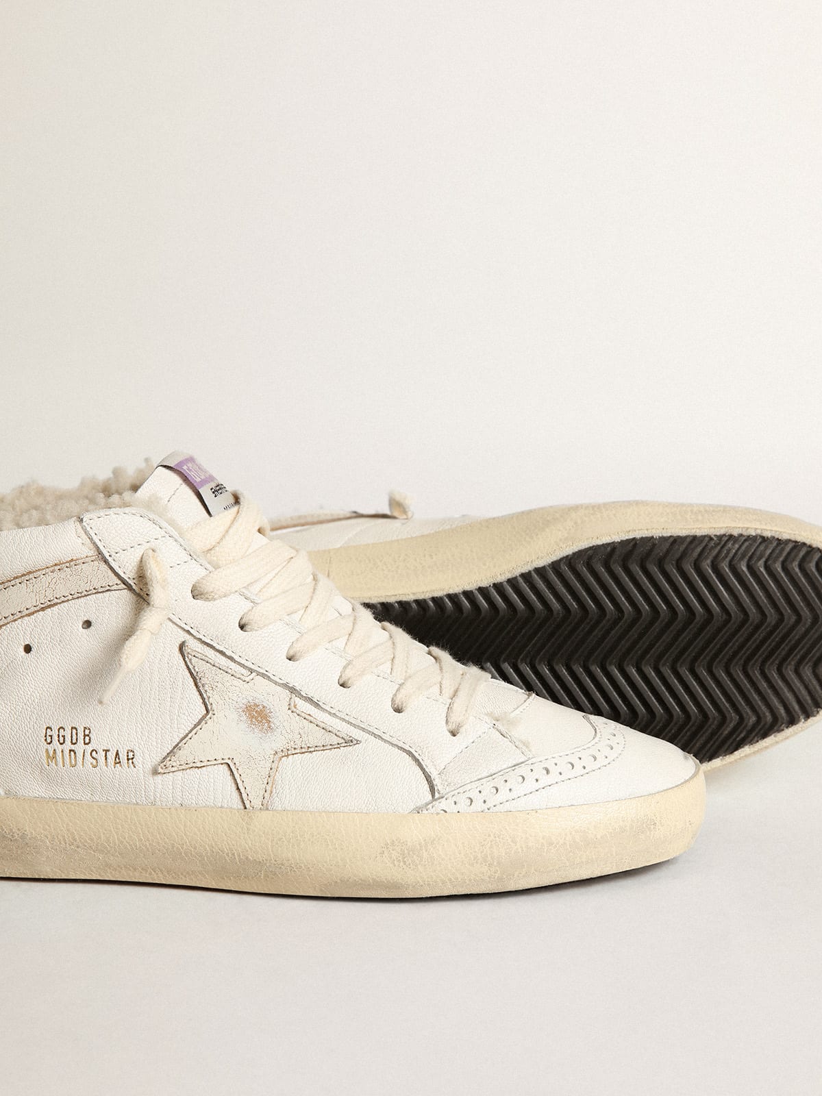 Golden Goose - Mid Star in nappa with a glossy white leather star and flash in 