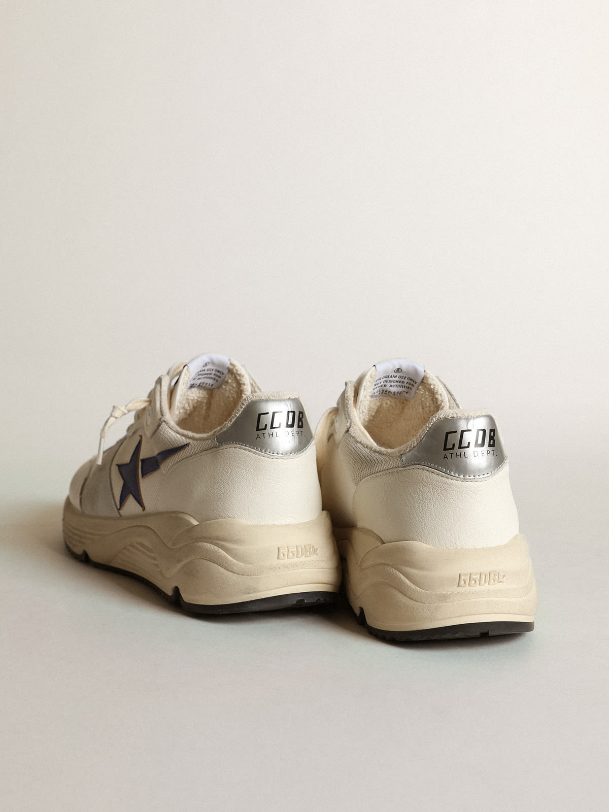 Golden Goose - Running Sole in rete e nappa bianche con stella blu in 