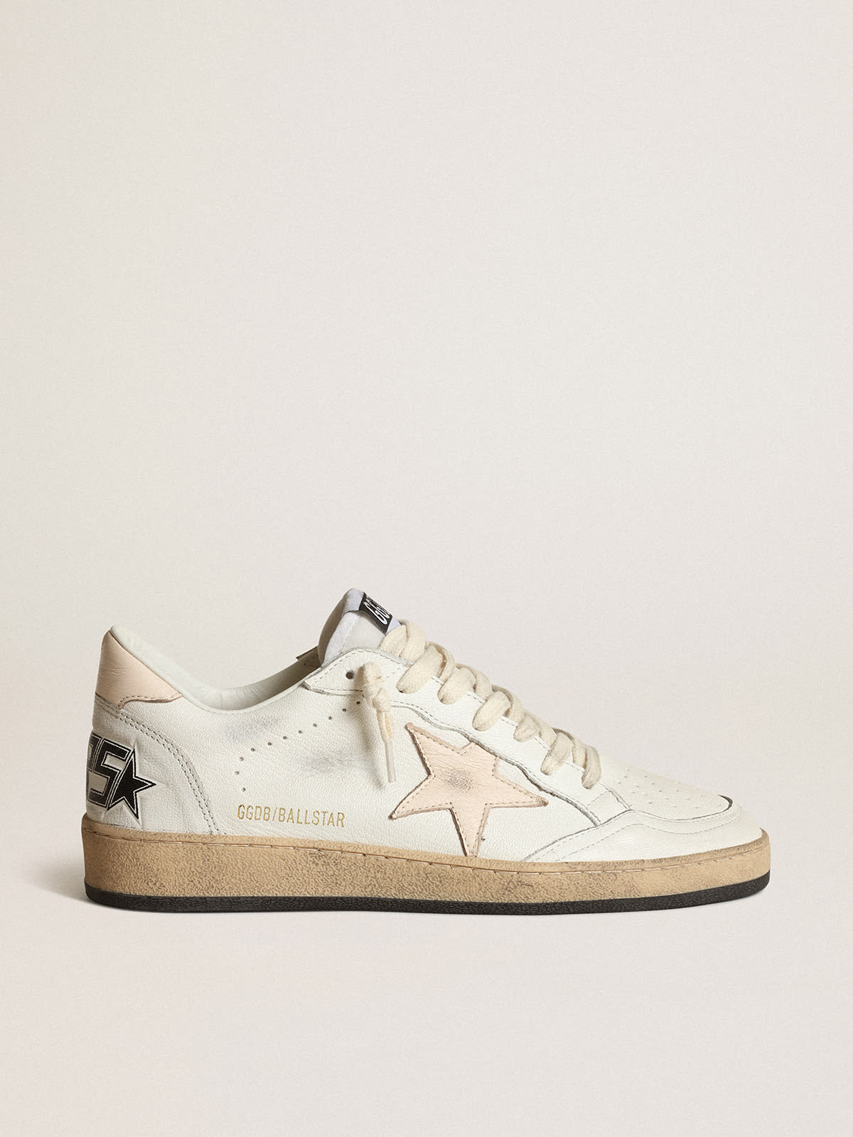 Golden Goose - Ball Star LTD in white nappa with a salmon-pink nappa star in 