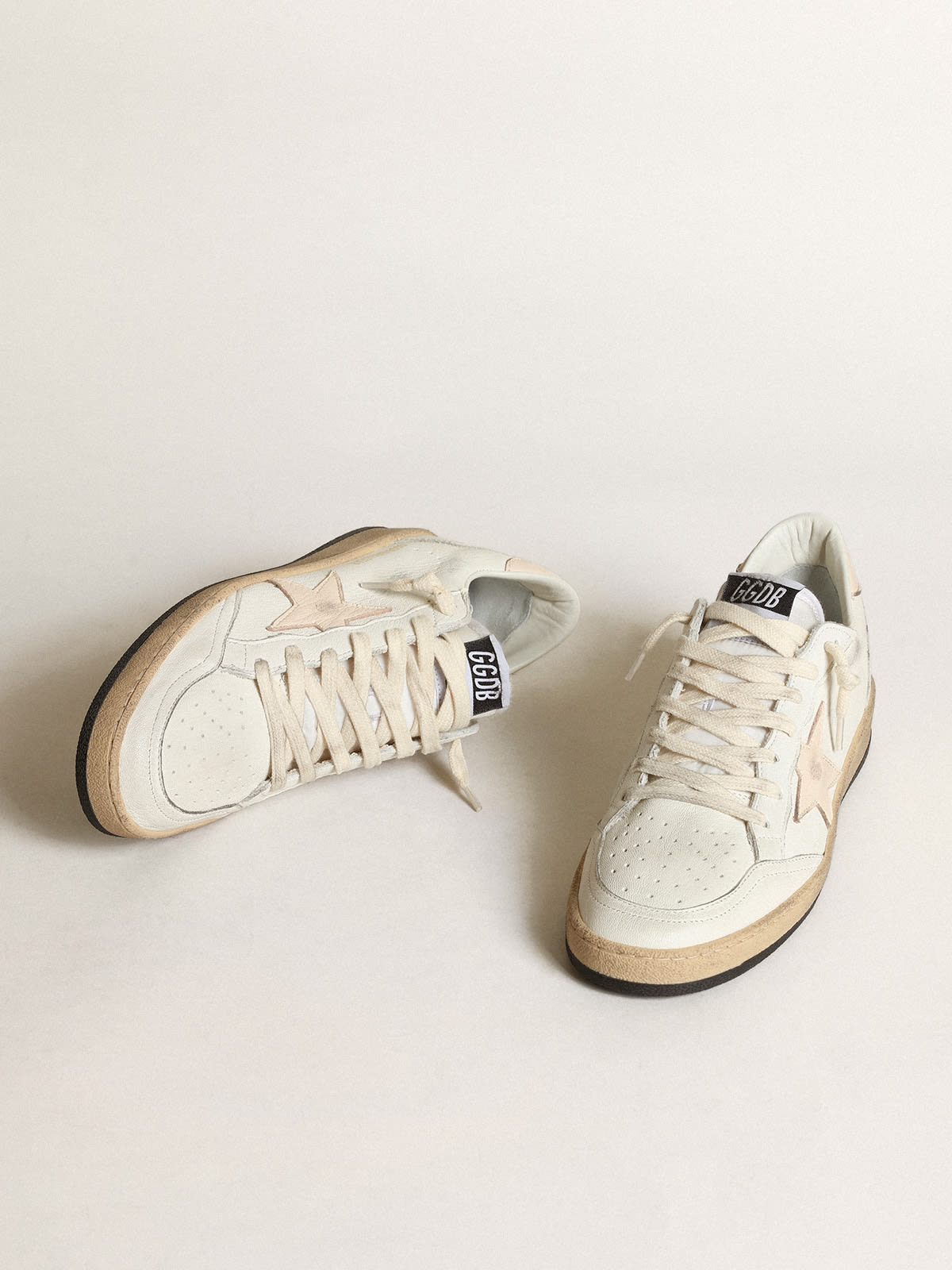 Golden Goose - Ball Star LTD in white nappa with a salmon-pink nappa star in 