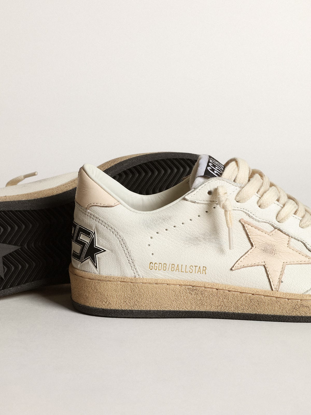 Golden Goose - Ball Star LTD in white nappa with a salmon-pink nappa star in 