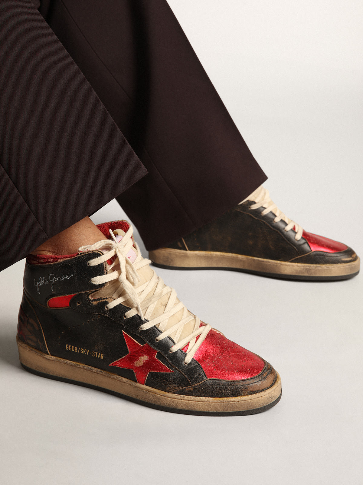 Golden Goose - Men's Sky-Star in glossy black leather with red star in 