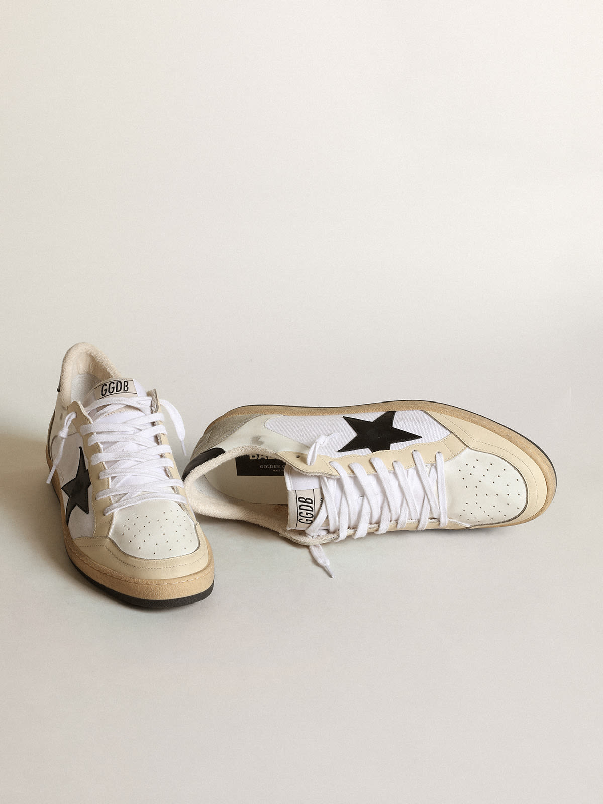 Golden Goose - Ball Star homme en toile et cuir blancs avec empiècements ivoire in 