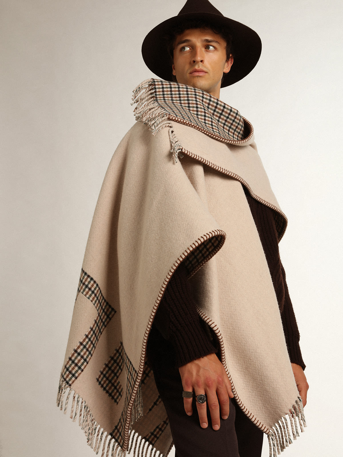 reunirse graduado pavimento Poncho in reversible cream-colored wool with check pattern and contrasting  'Golden' lettering | Golden Goose