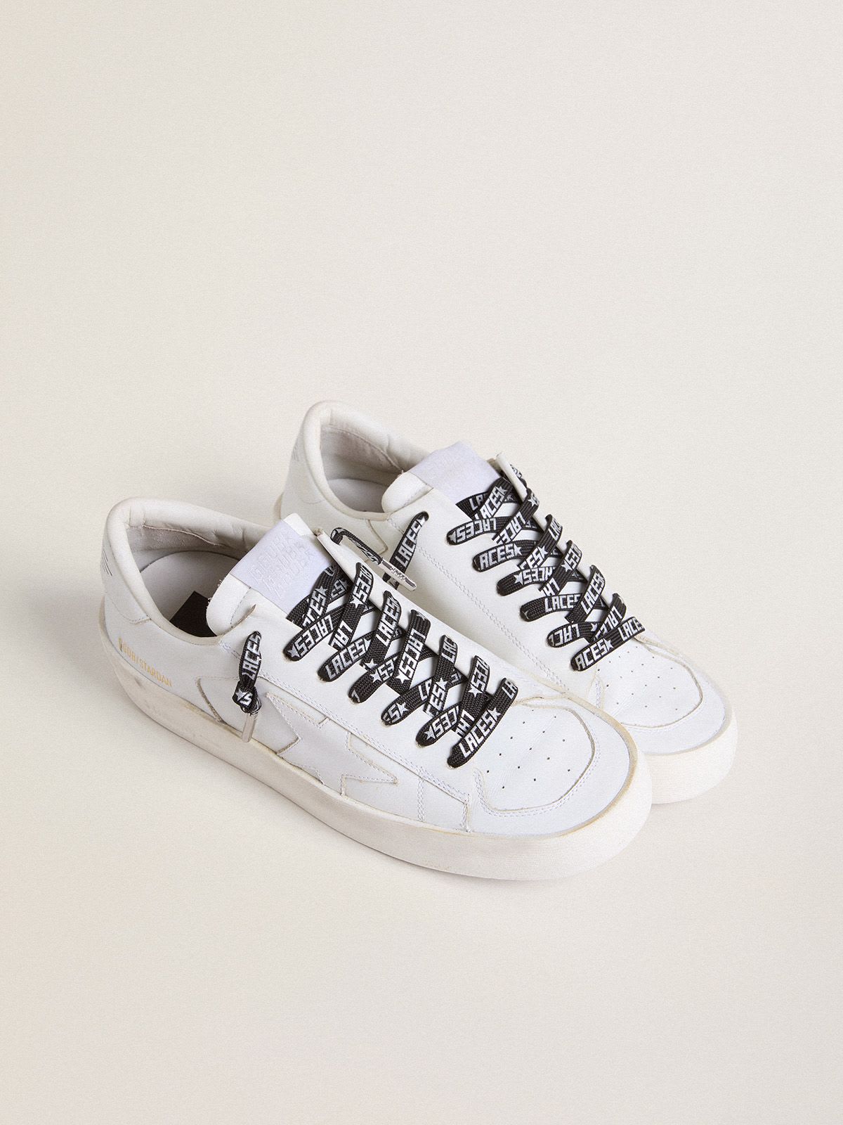 Lacets noirs avec inscriptions argent es Golden Goose