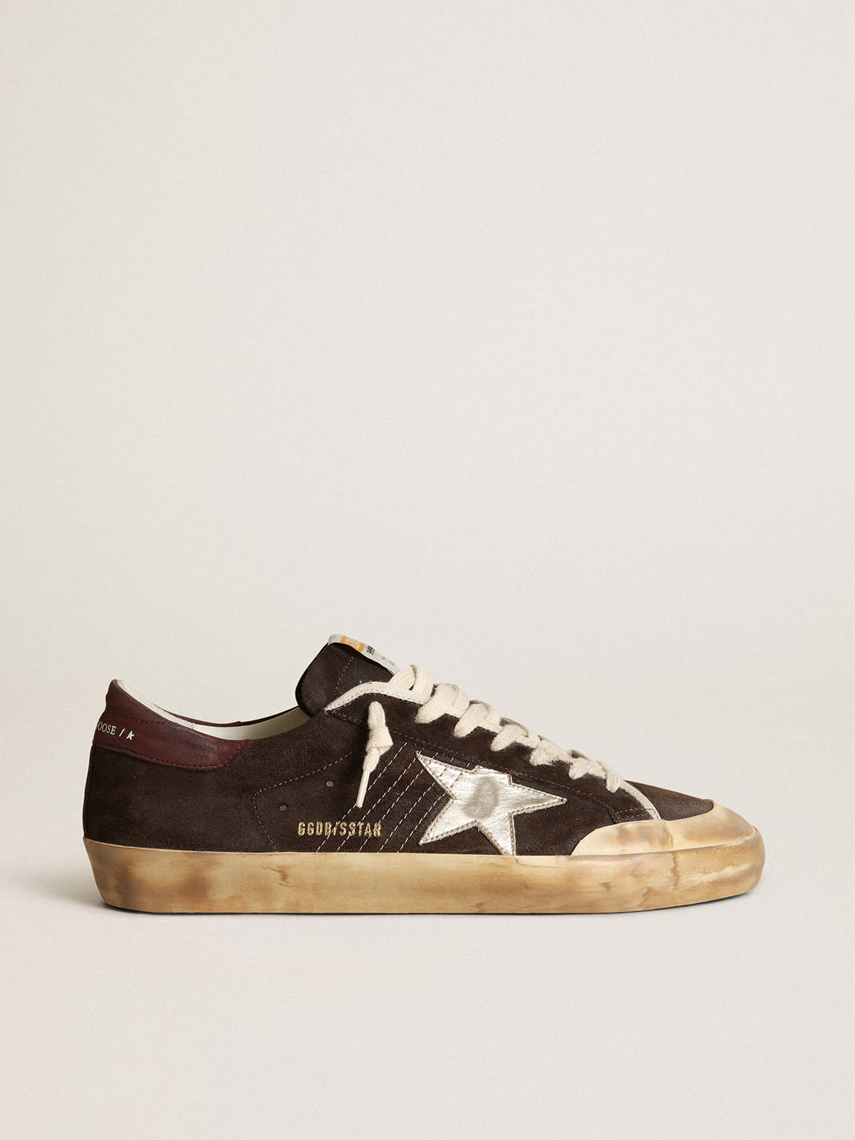 Golden Goose - Super-Star Penstar in brown suede with a platinum star in 