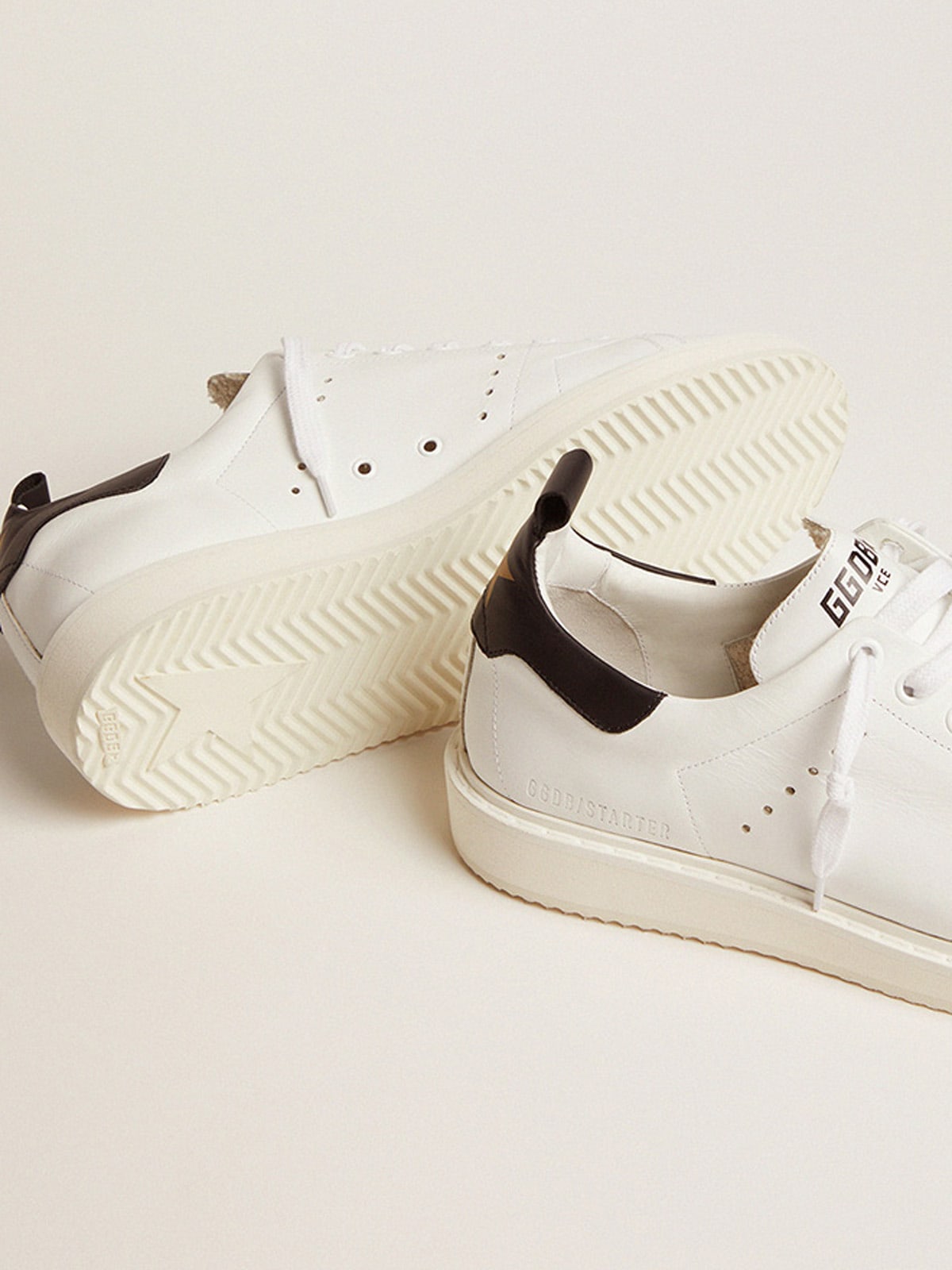 Starter sneakers in white leather with black leather heel tab | Golden Goose