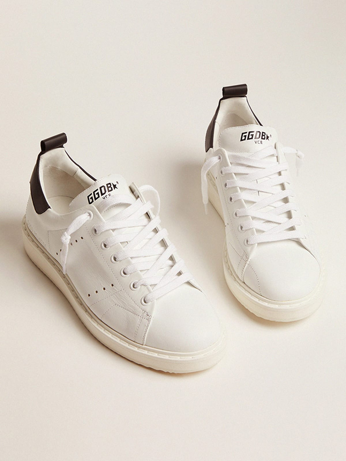 Starter sneakers in white leather with black leather heel tab | Golden Goose