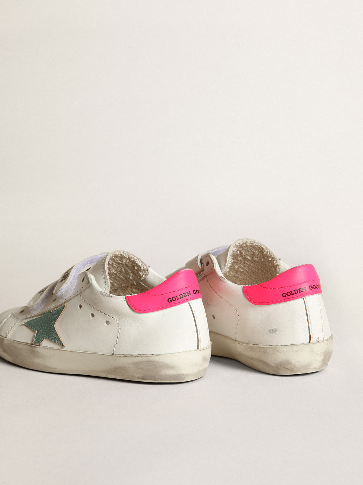 Golden Goose - Young Old School sneakers with aquamarine metallic leather star and fluorescent pink leather heel tab in 