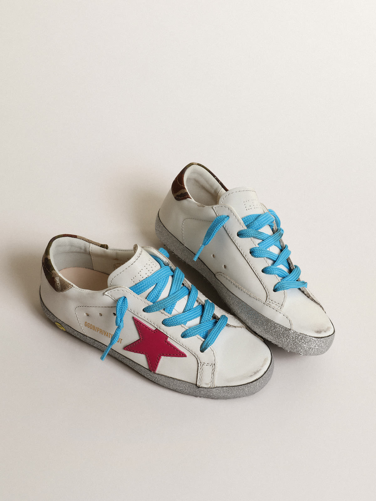 Golden Goose - Young Super-Star LTD sneakers with fuchsia star and glitter foxing in 