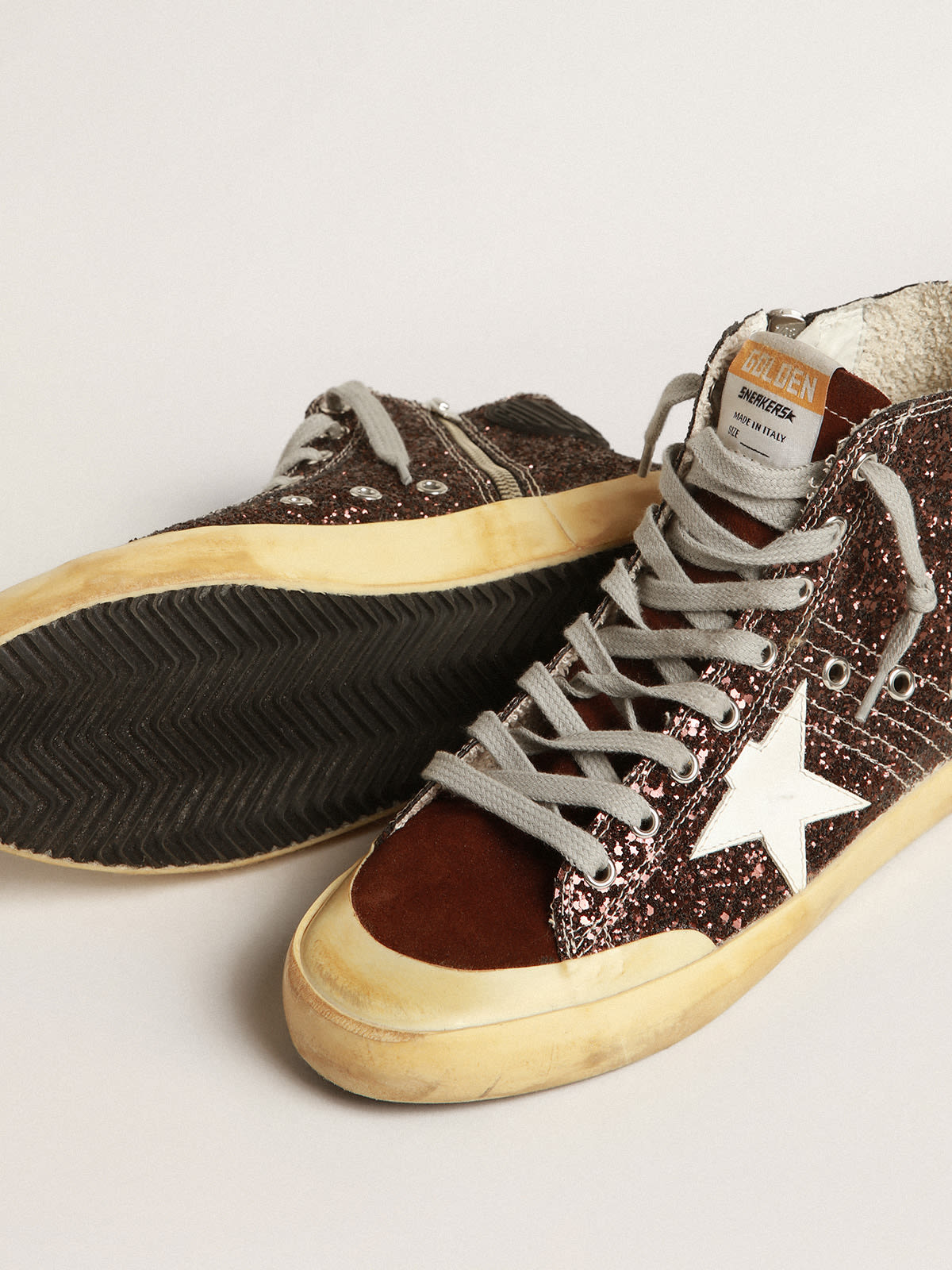 Golden Goose - Francy Penstar aus braunem Glitzer mit weißem Lederstern in 