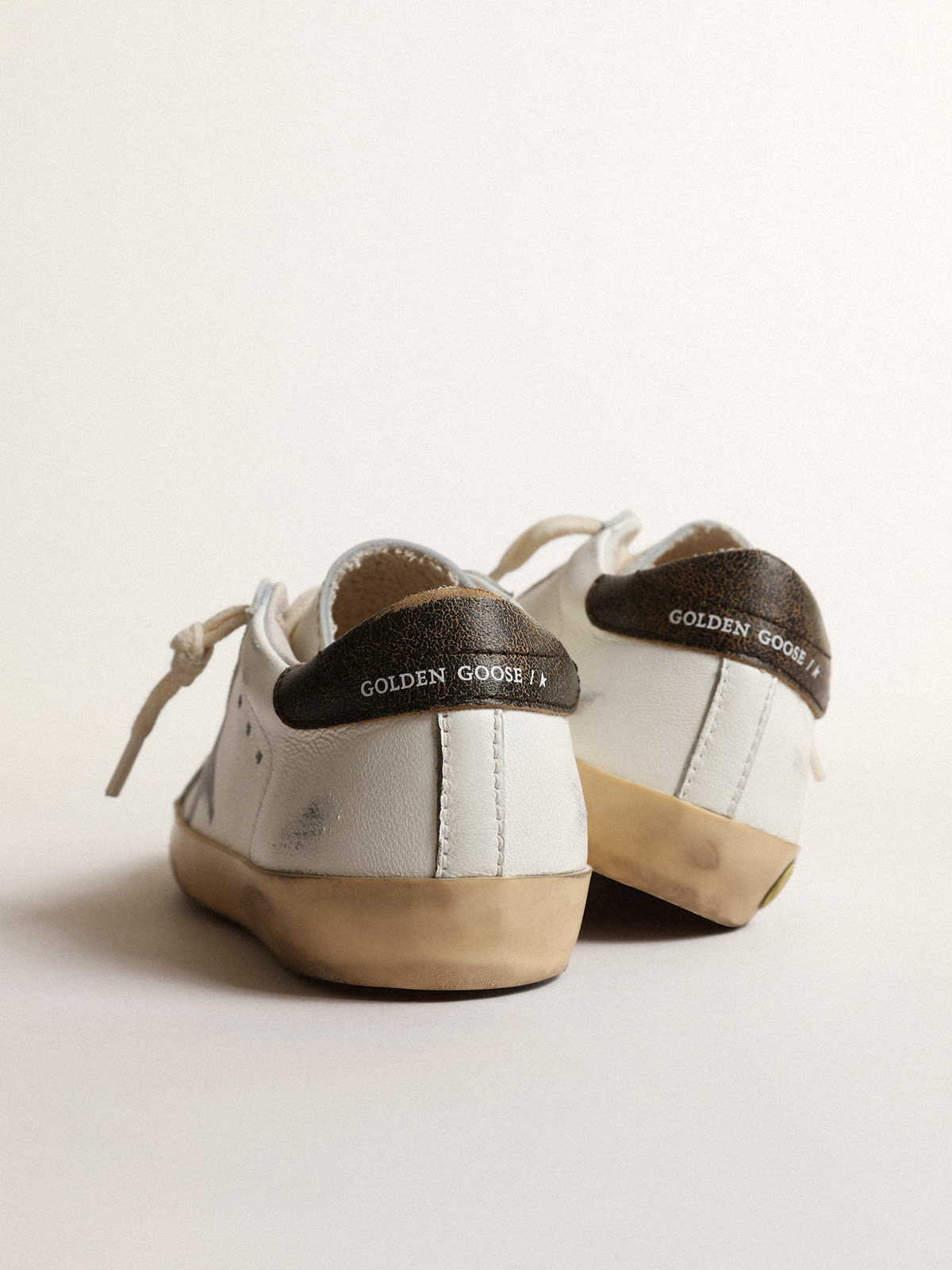 Golden Goose - Super-Star Junior in nappa with a printed star and black heel tab in 
