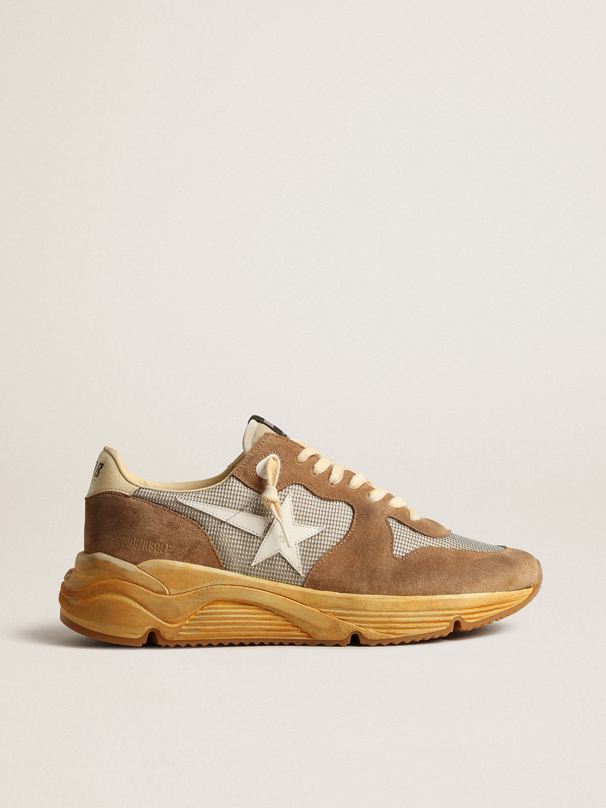 Golden Goose - Running Sole aus silberfarbenem Mesh und tabakbraunem Suede  in 