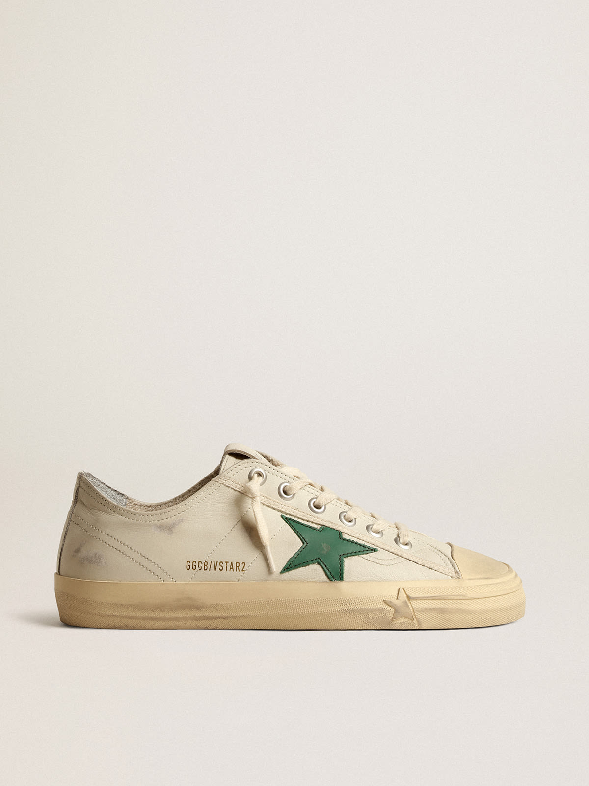 Golden Goose - V-Star in glossy leather with green leather star in 