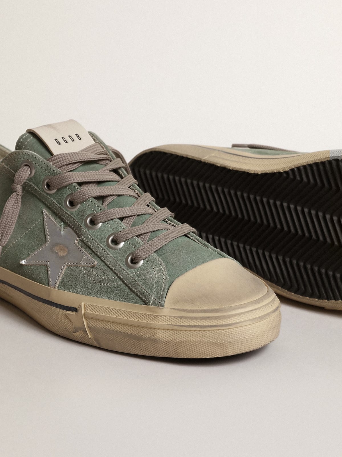 Golden Goose - V-Star in military-green suede with a laminated leather star in 