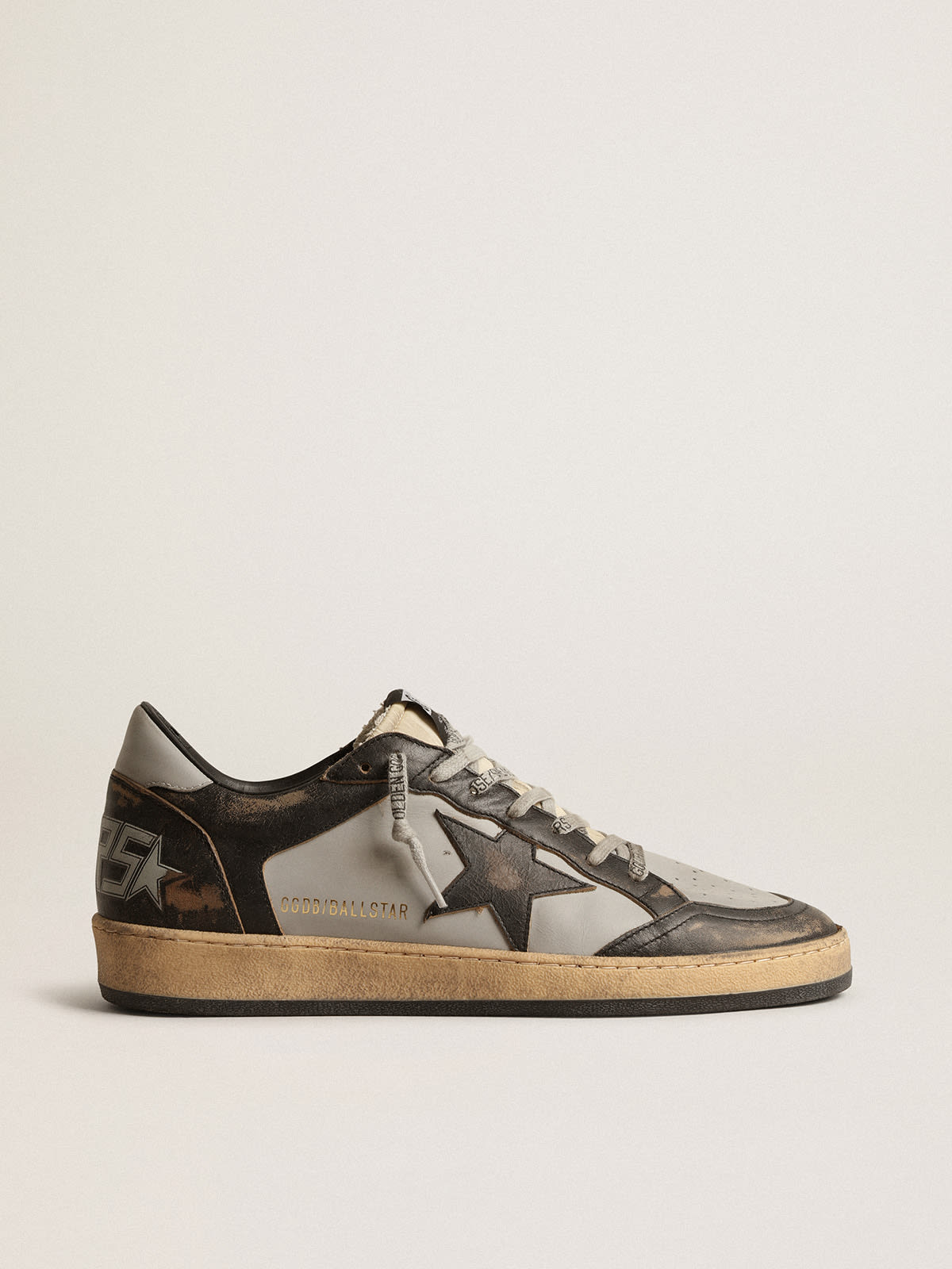 Golden Goose - Ball Star in gray and black leather with black star in 