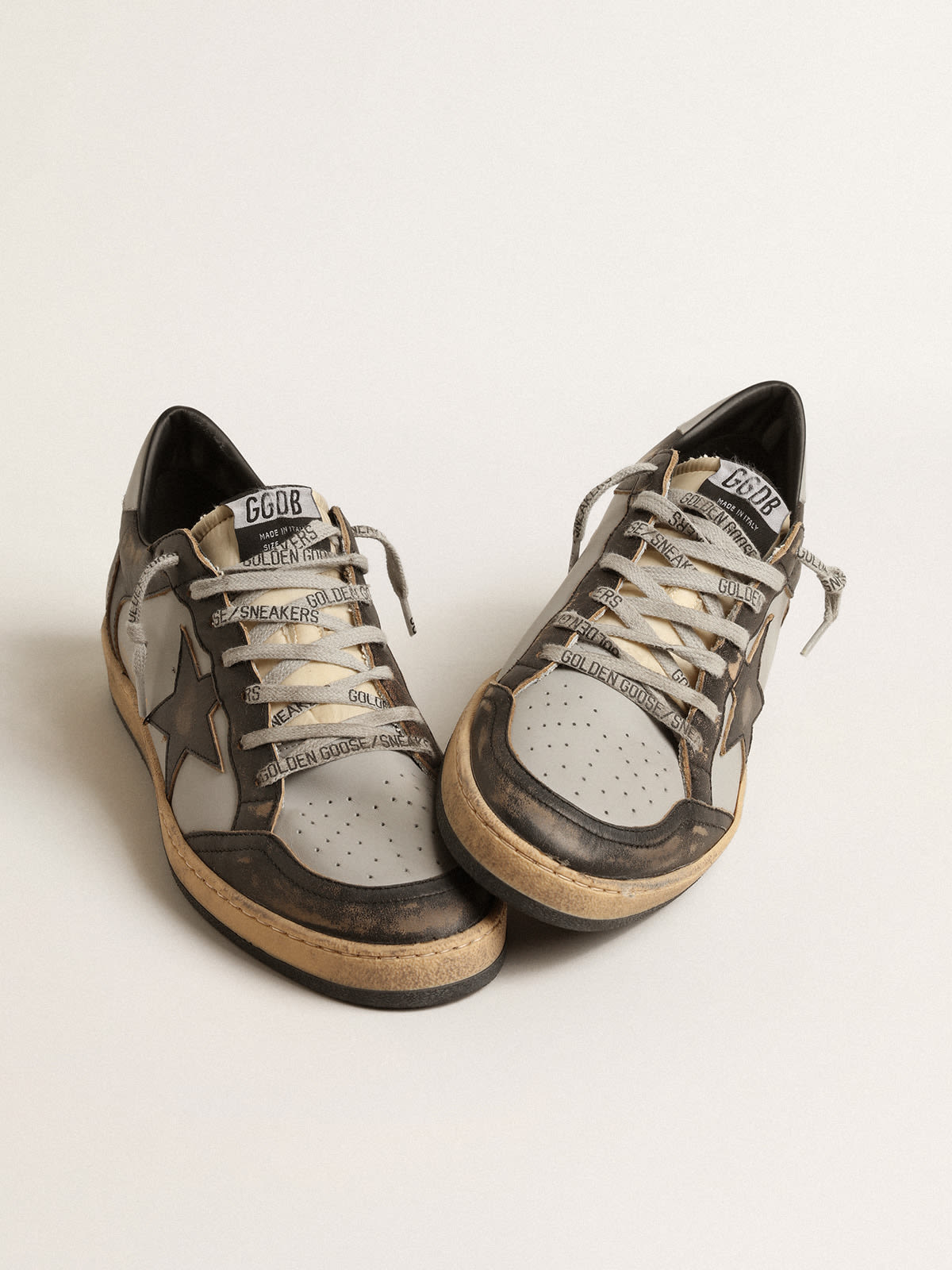 Golden Goose - Ball Star in gray and black leather with black star in 