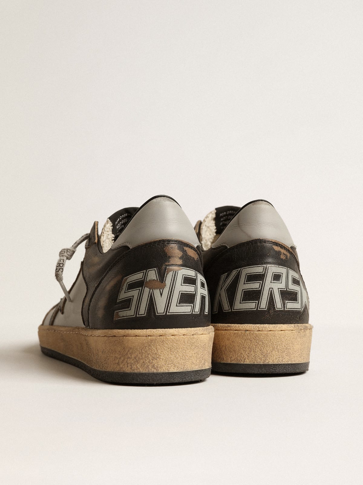 Ball Star in gray and black leather with black star | Golden Goose