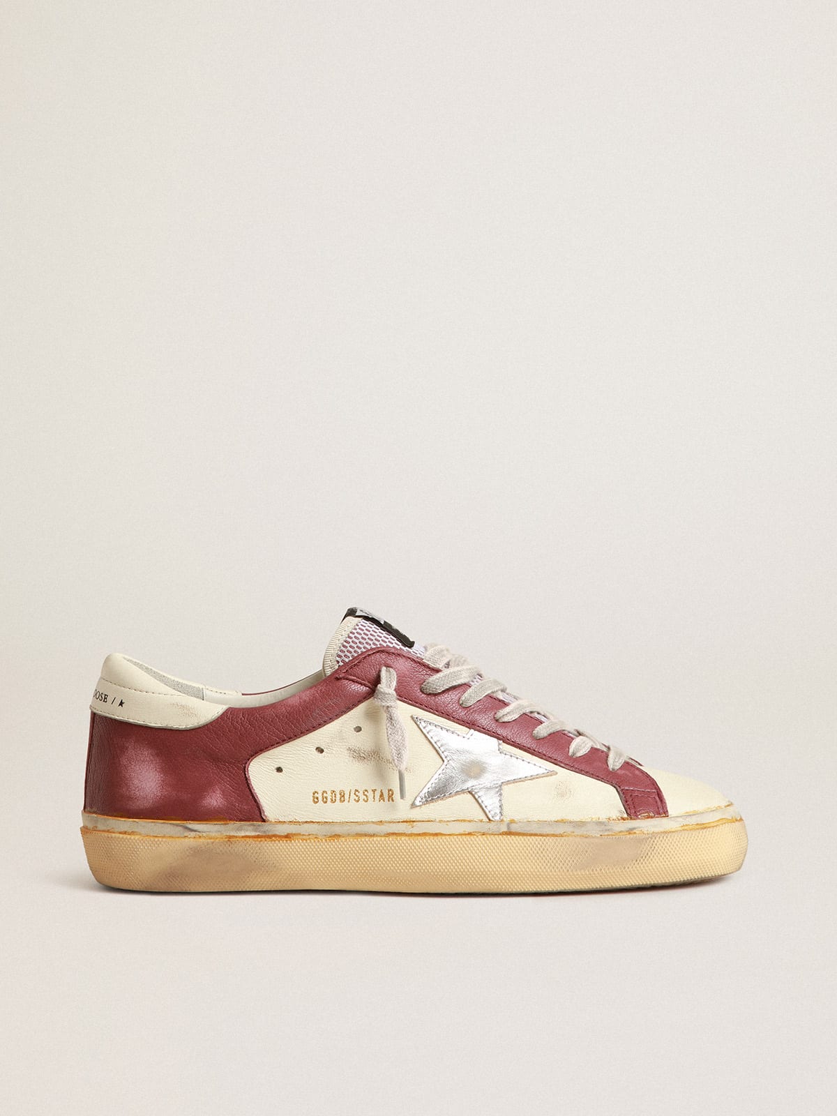 Golden Goose - Super-Star en nappa avec empiècements bordeaux et étoile argentée in 