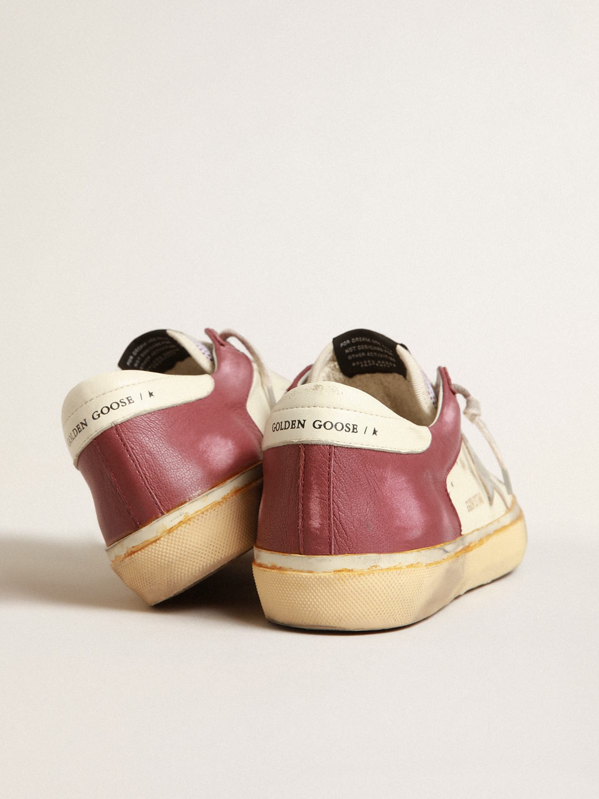 Golden Goose - Super-Star en nappa avec empiècements bordeaux et étoile argentée in 