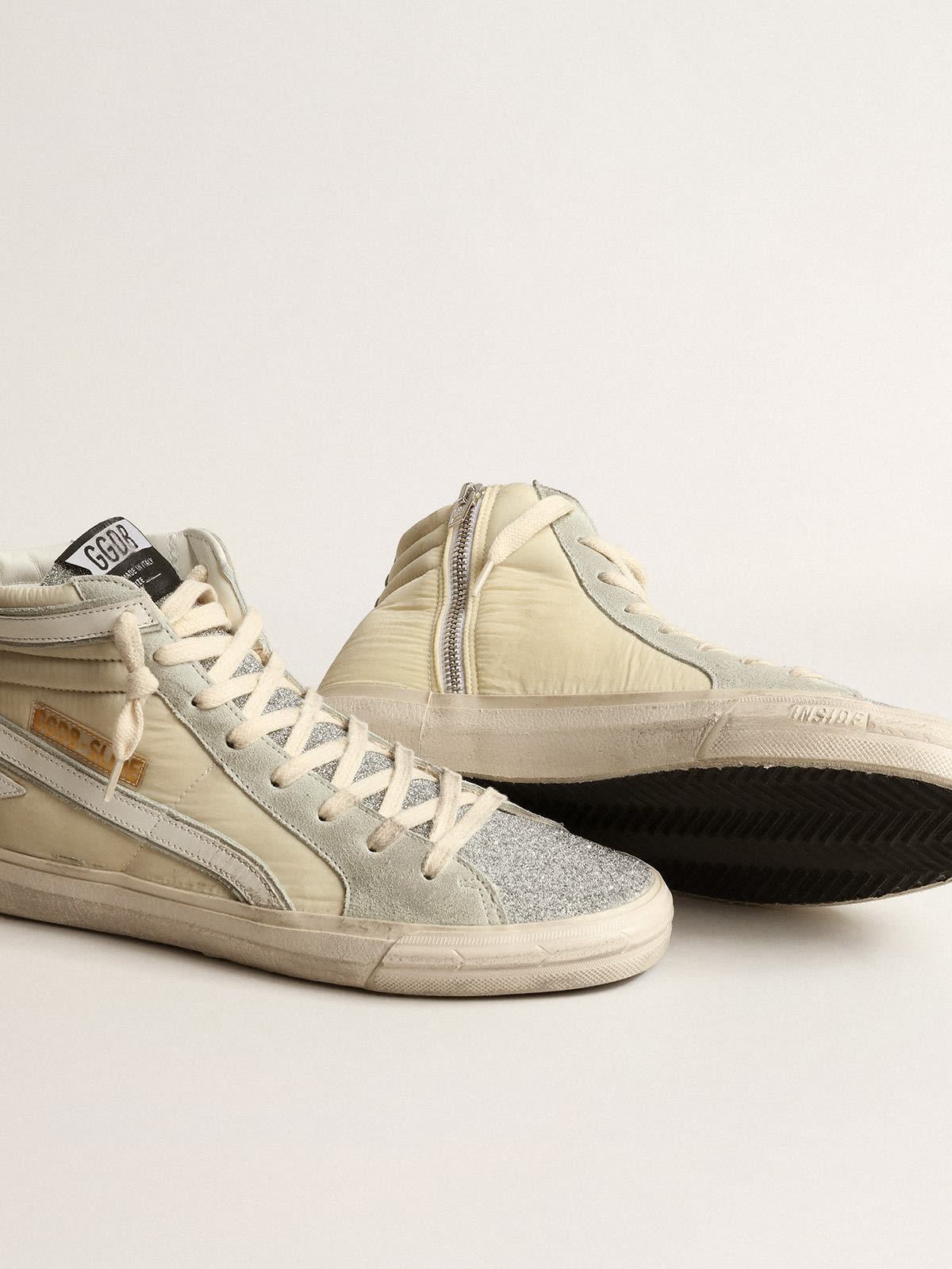 Slide in ivory nylon with white leather star and flash | Golden Goose