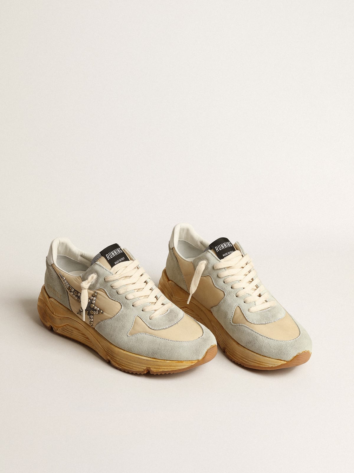 Golden Goose - Running Sole Donna color ghiaccio con stella in suede con borchie in 