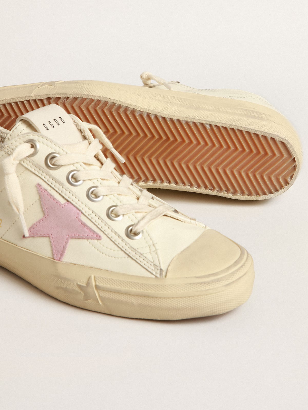 Golden Goose - V-Star in beige nappa leather with old-rose suede star in 
