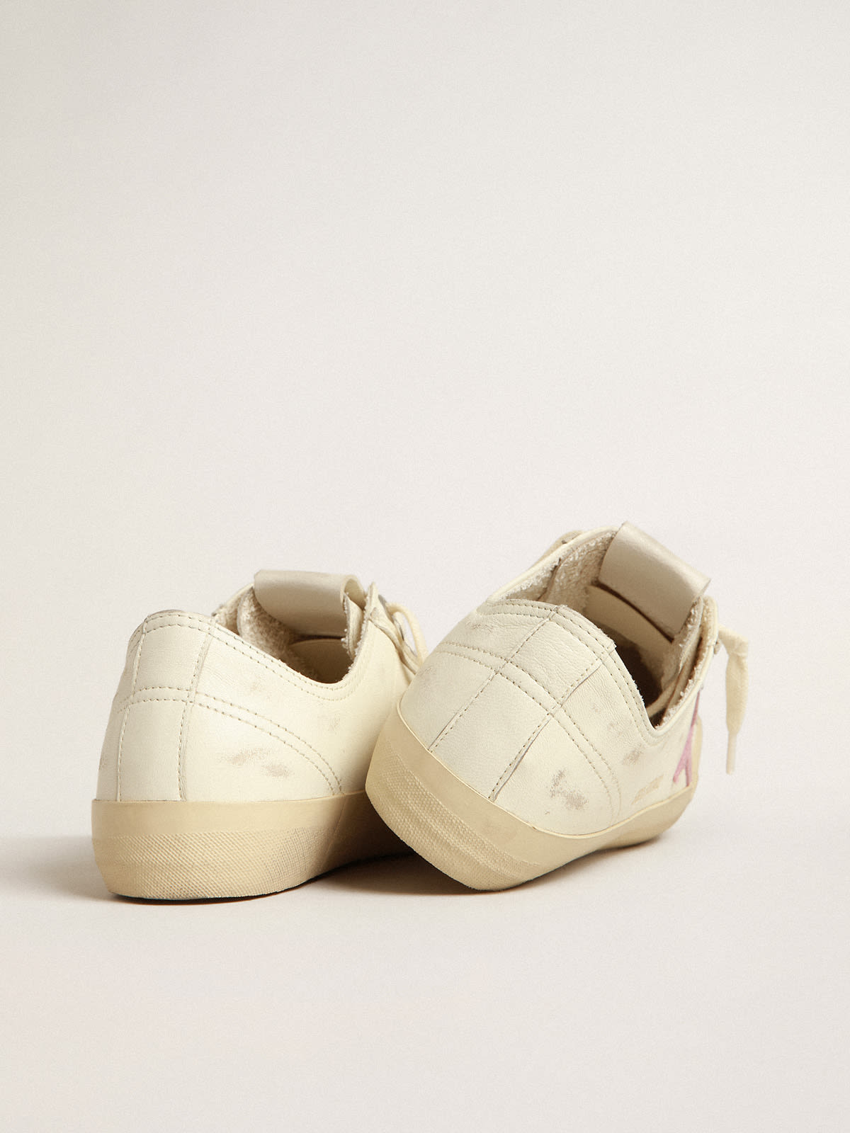 Golden Goose - V-Star in beige nappa leather with old-rose suede star in 
