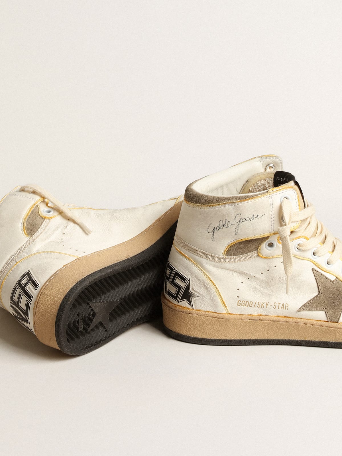 Golden Goose - Sky-Star Feminino de napa branca com estrela de suede havana-rosado in 