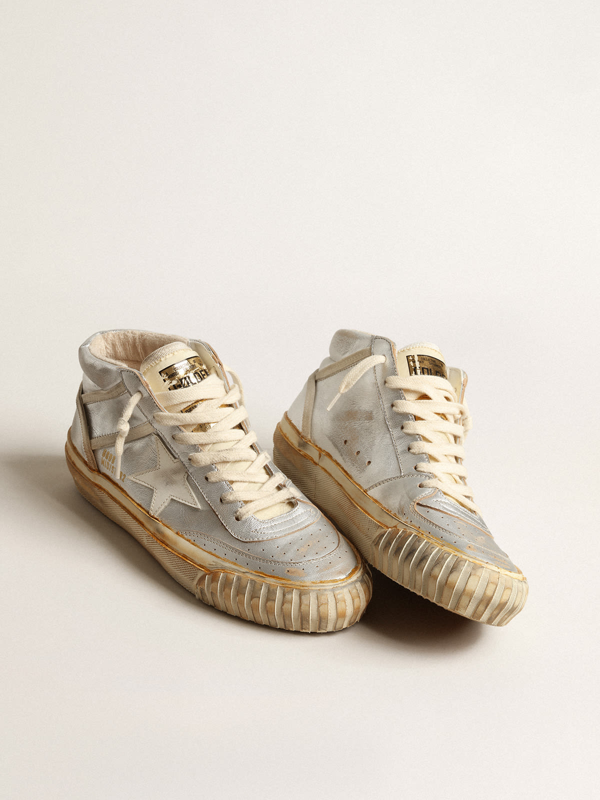 Golden Goose - Mid Star Donna in pelle laminata argento con stella color avorio in 