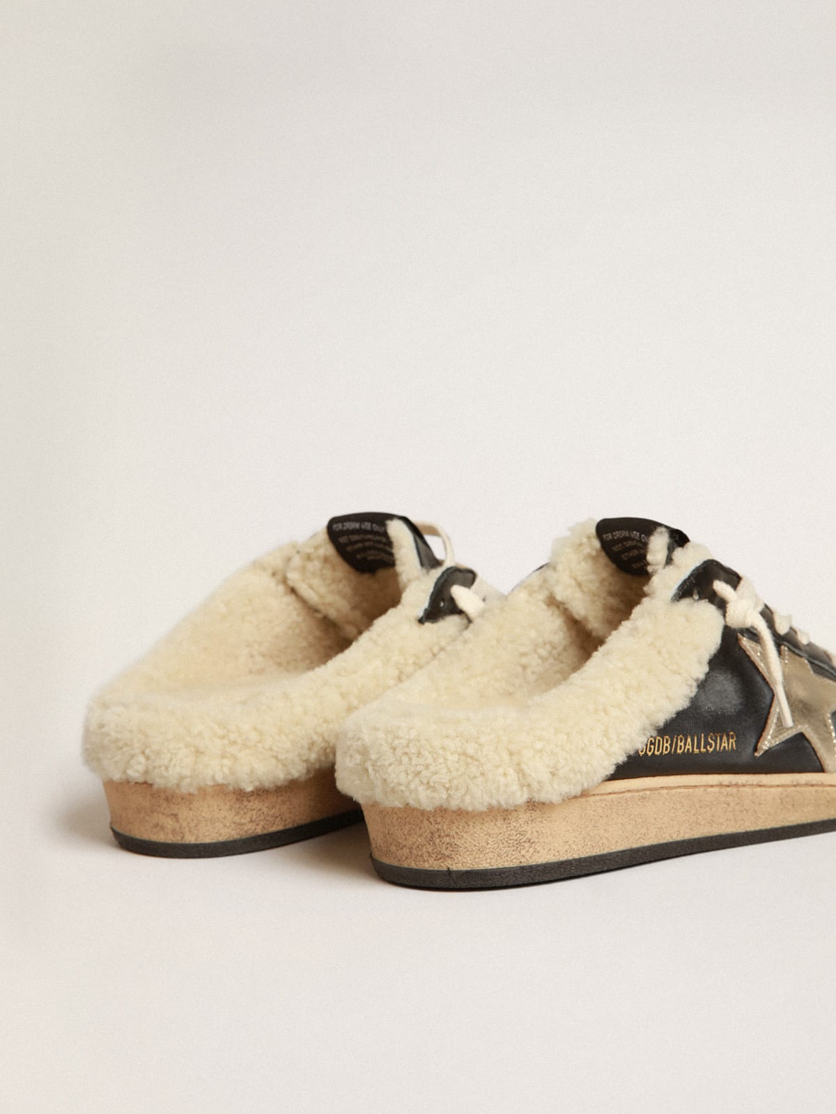 Golden Goose - Ball Star Sabots in nappa with platinum star and shearling lining in 