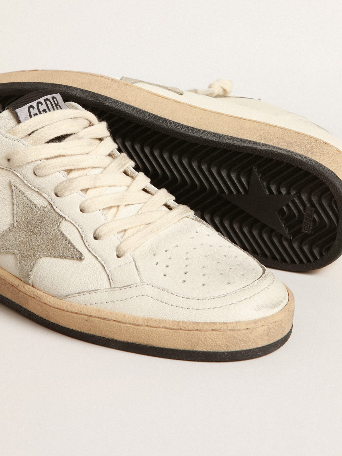 Golden Goose - Ball Star Sabots in nappa leather with ice-gray suede star in 