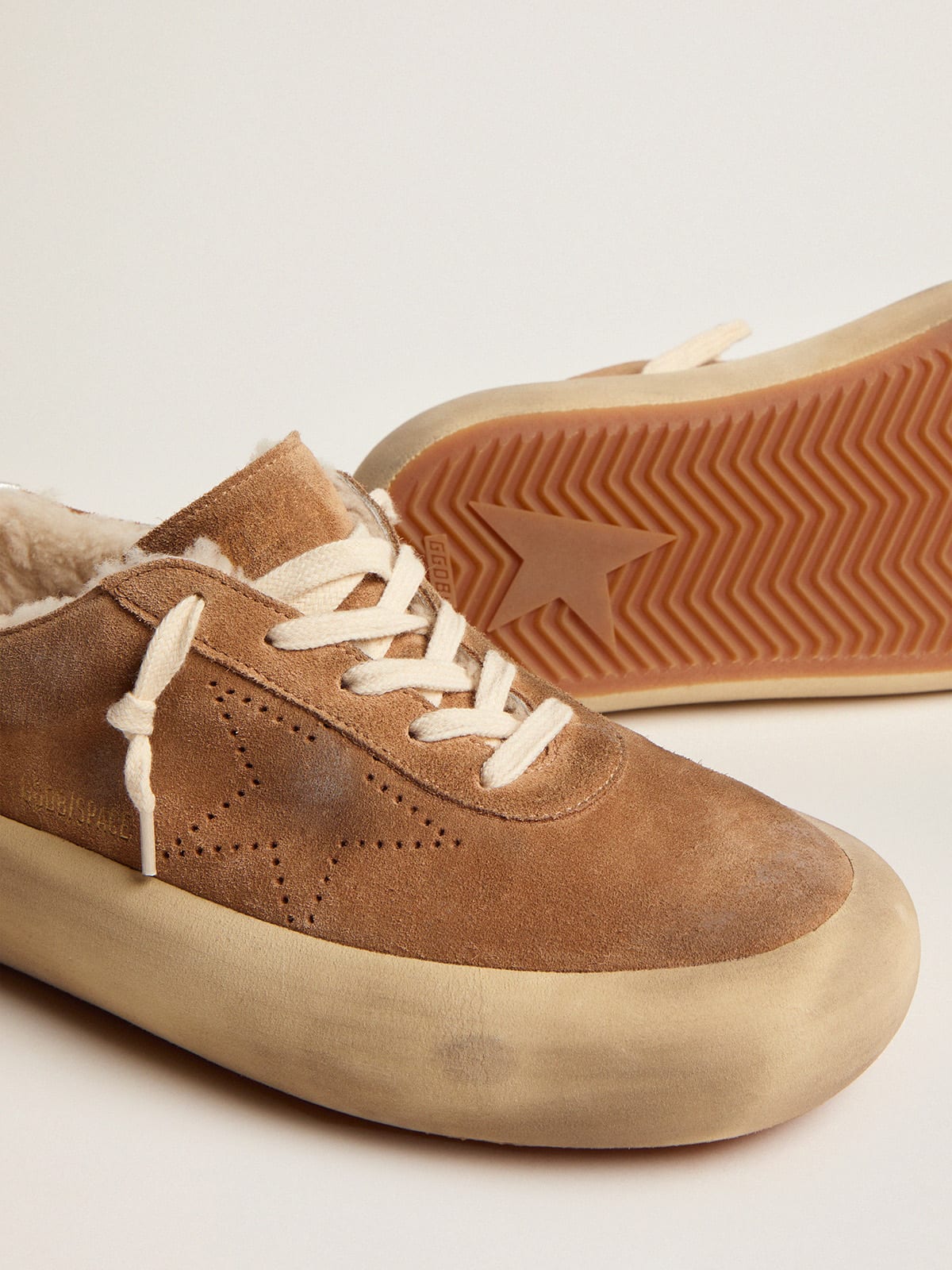 Golden Goose - Women's Space-Star shoes in tobacco-colored suede with shearling lining in 