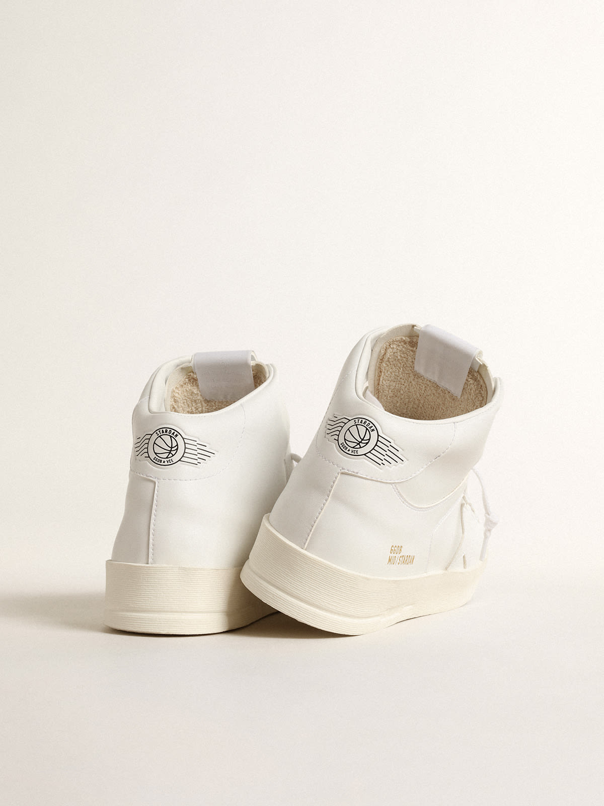Golden Goose - Men’s bio-based Mid-Stardan with white star and heel tab in 