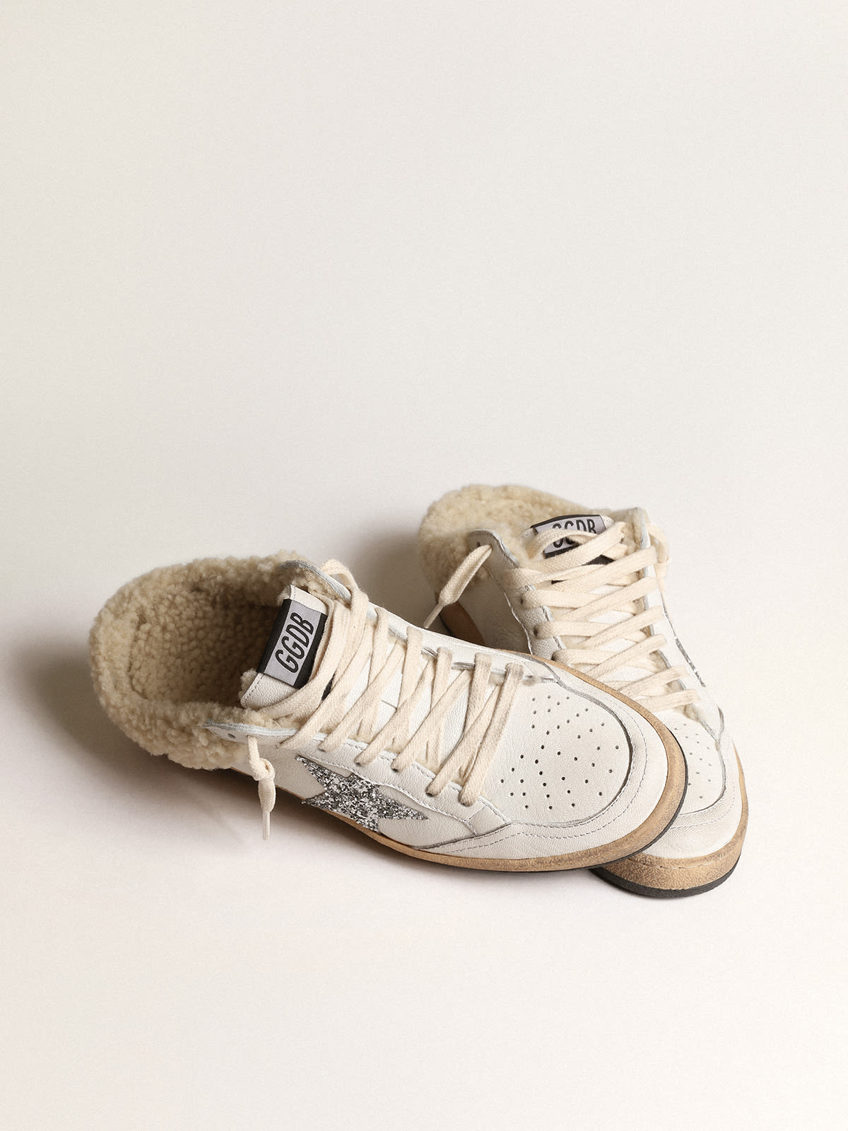 Golden Goose - Ball Star Sabot mit Glitzerstern und Shearlingfutter in 