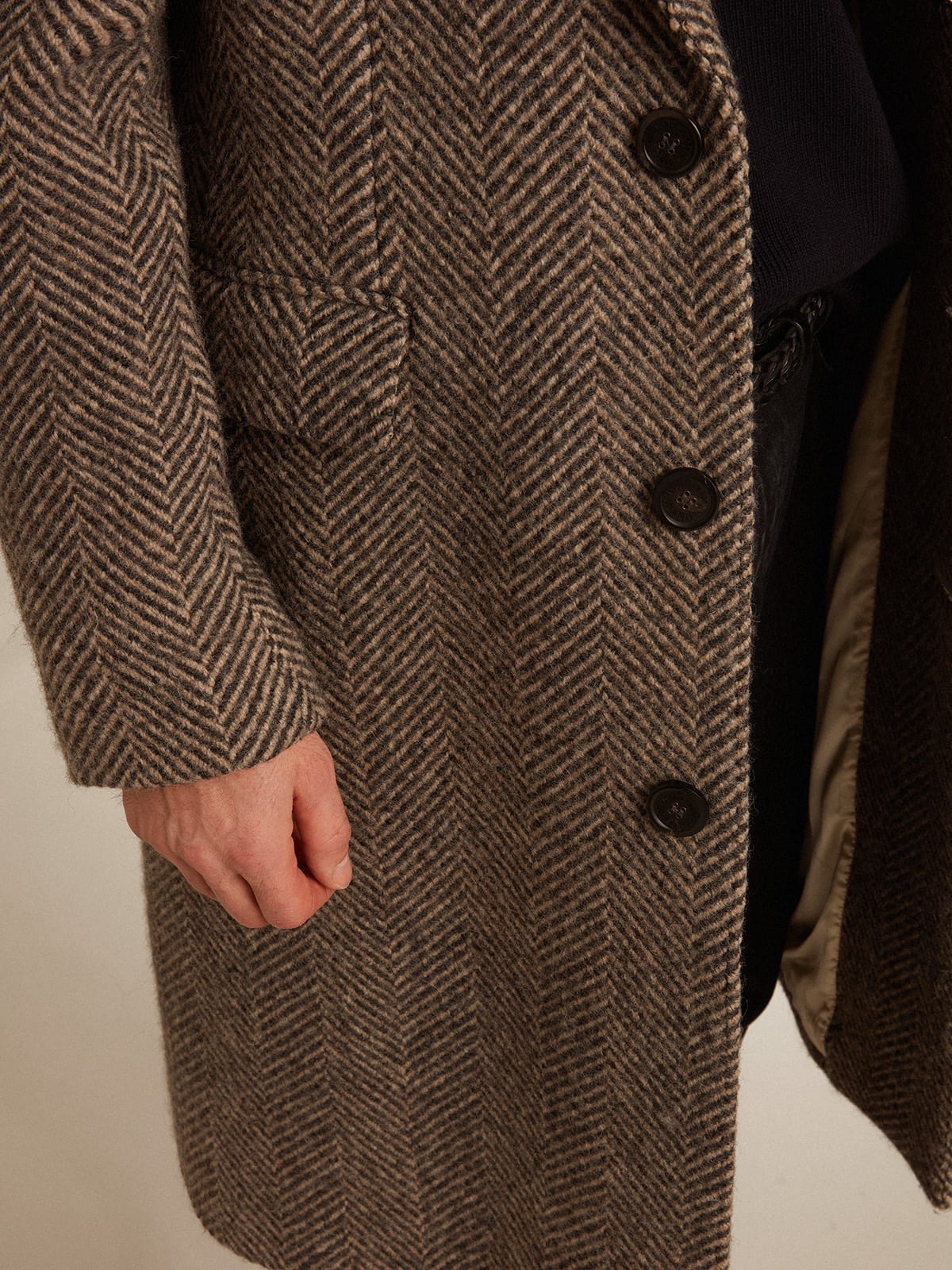 Golden Goose - Manteau droit en laine avec trame à chevrons beige et gris   in 