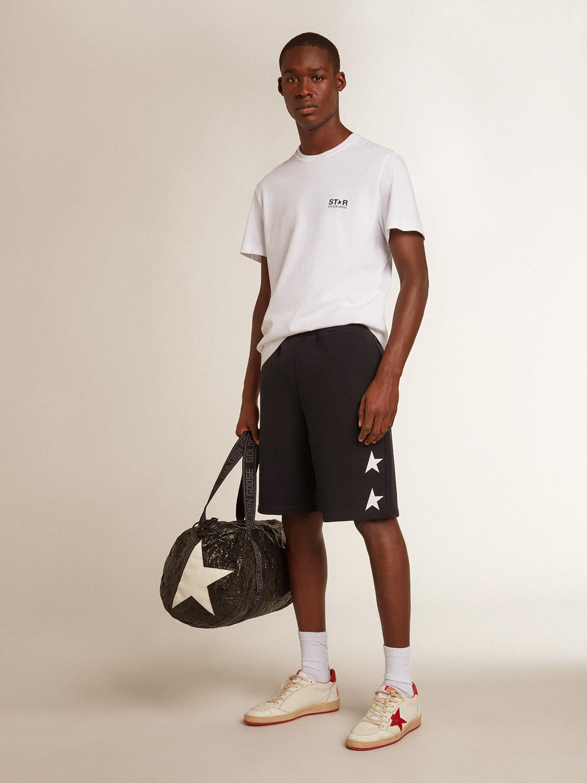 Camiseta blanca de hombre con estrella azul oscuro en la espalda | Golden  Goose