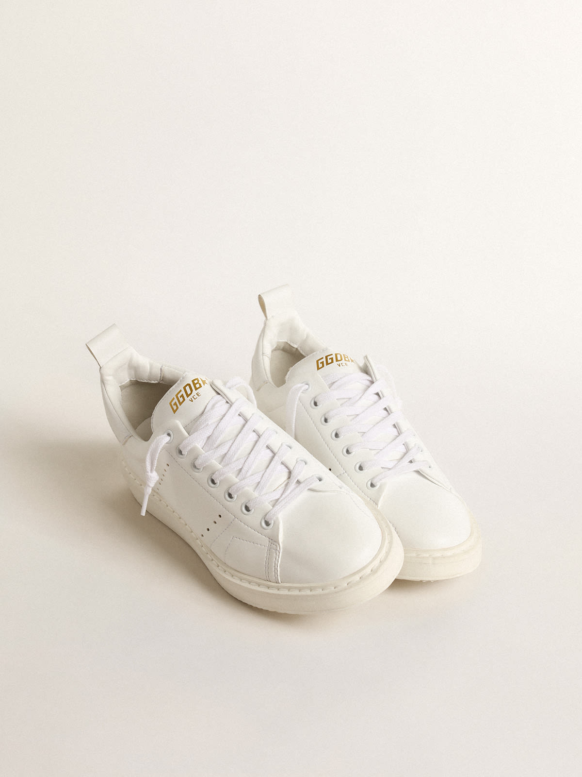 Golden Goose - Women’s bio-based Starter with white star and heel tab in 