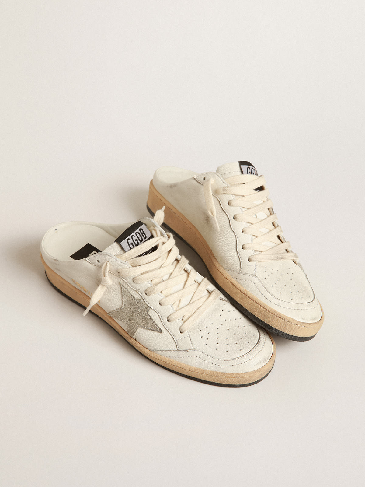 Golden Goose - Ball Star Sabots in nappa leather with ice-gray suede star in 