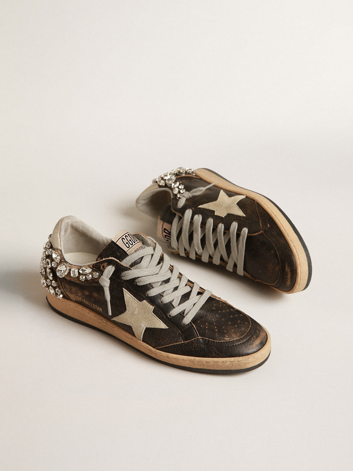 Golden Goose - Ball Star in pelle nera con applicazione di cristalli Swarovski in 