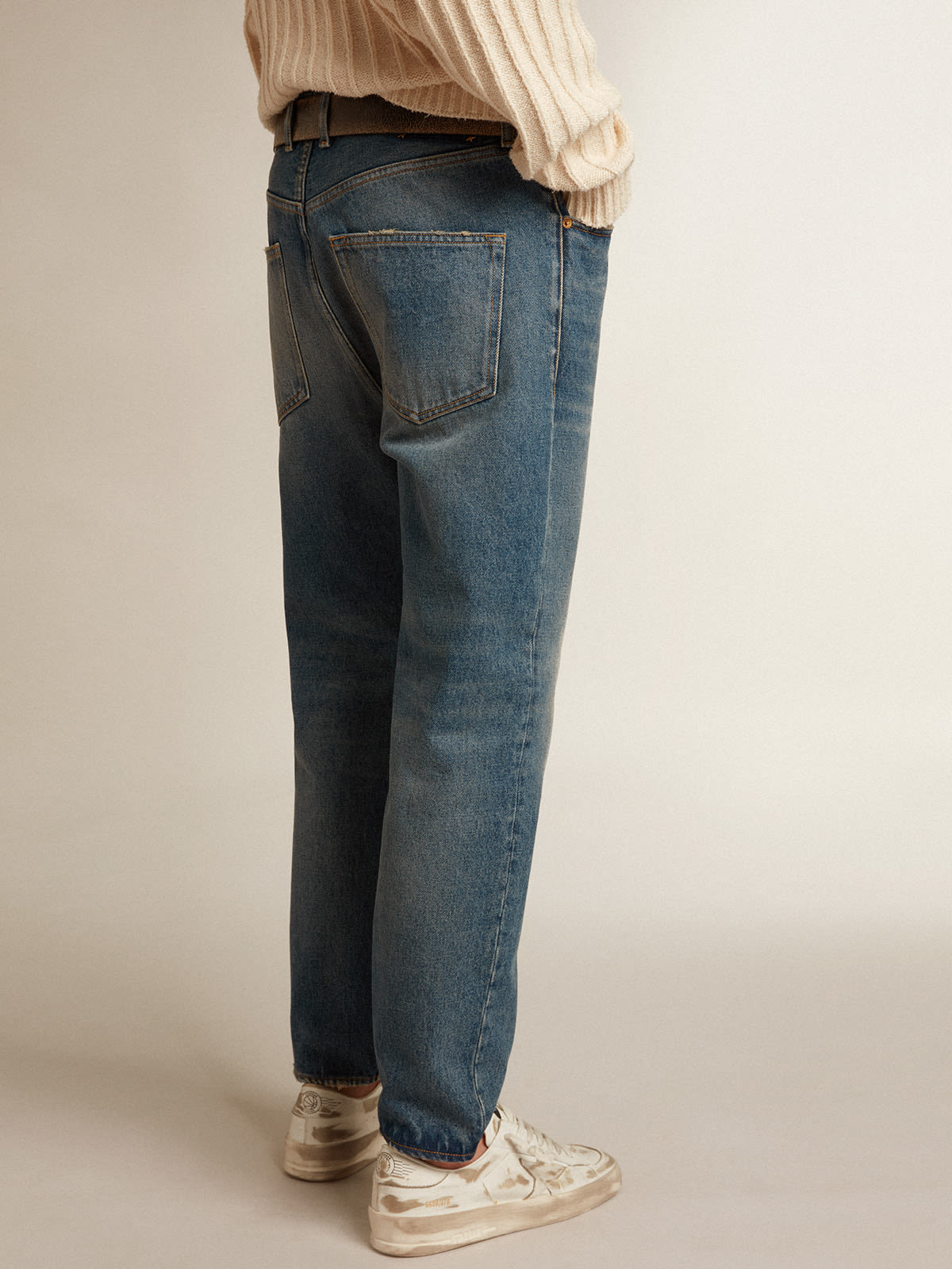 Women's cropped flared jeans with medium wash