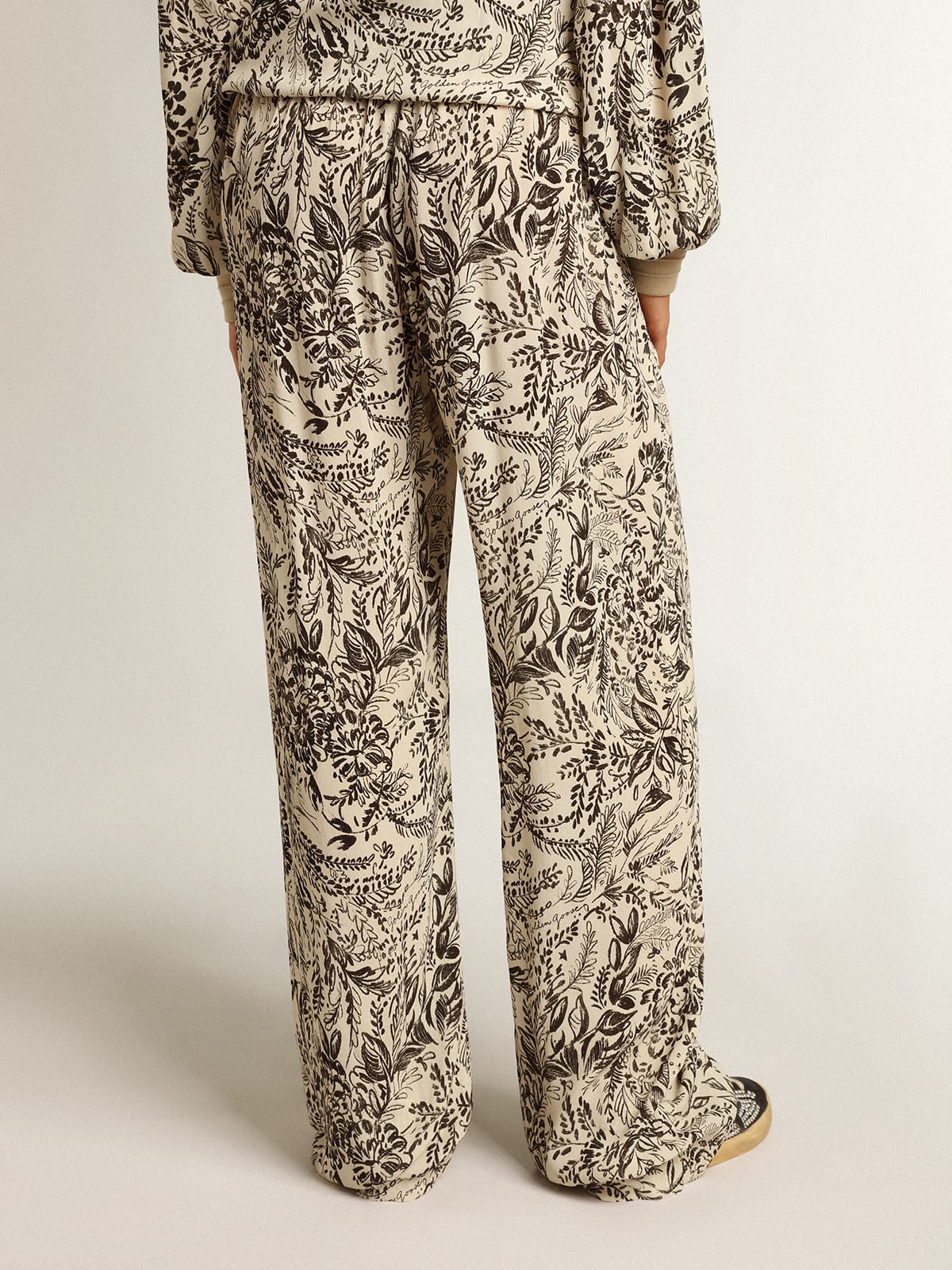 Golden Goose - White joggers with black toile de jouy print in 