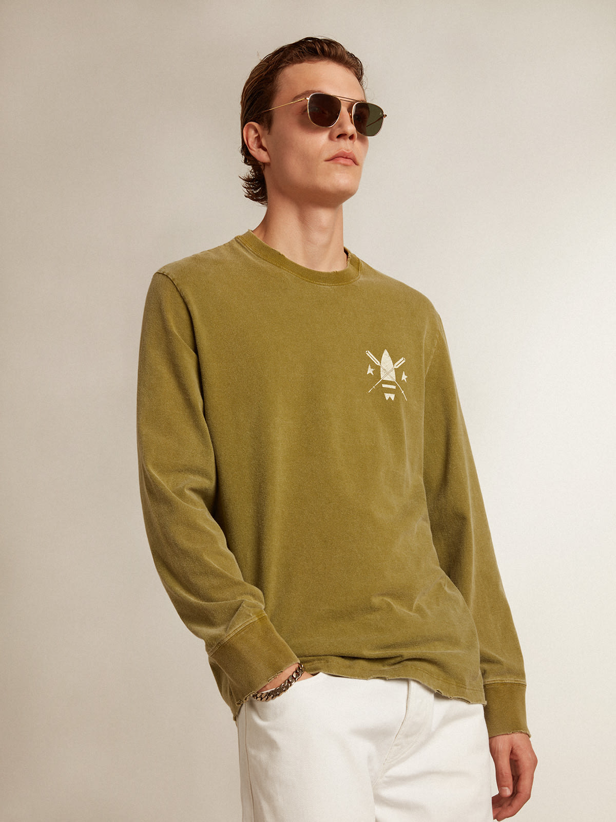 Golden Goose - Pesto-green T-shirt with white logo on the front and back in 