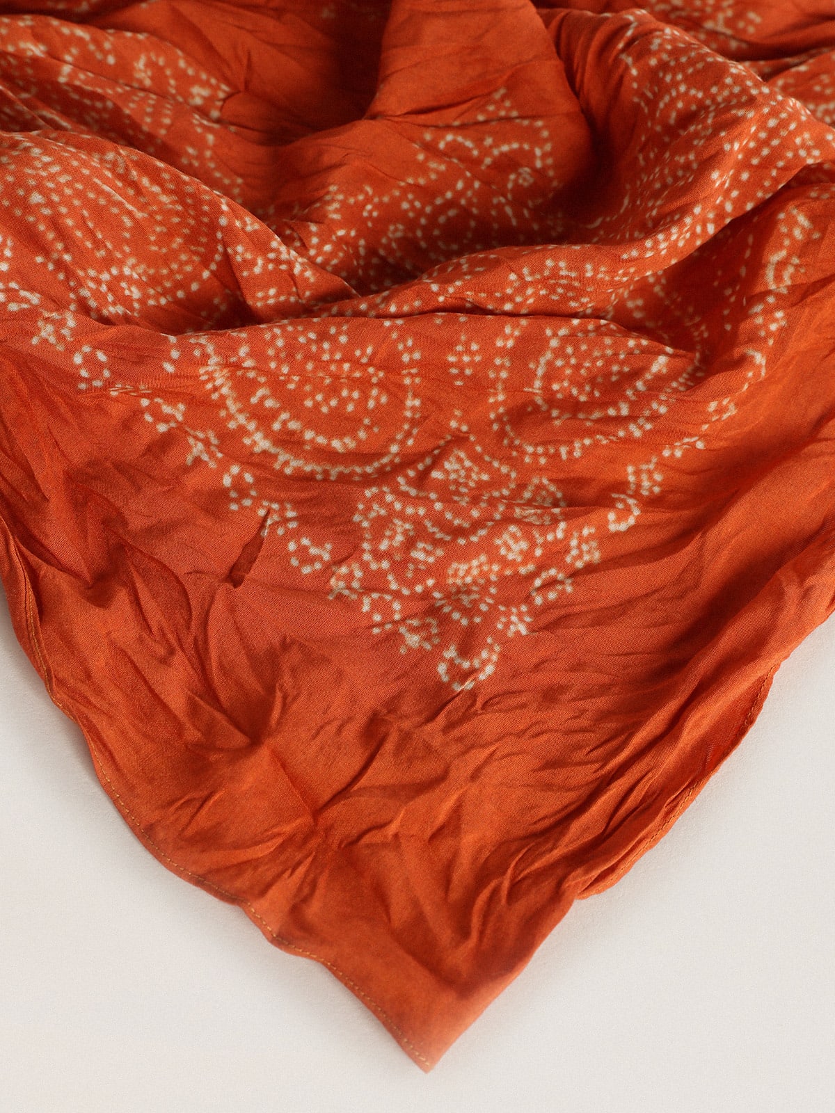 Golden Goose - Rust-colored scarf with dotted paisley pattern in 