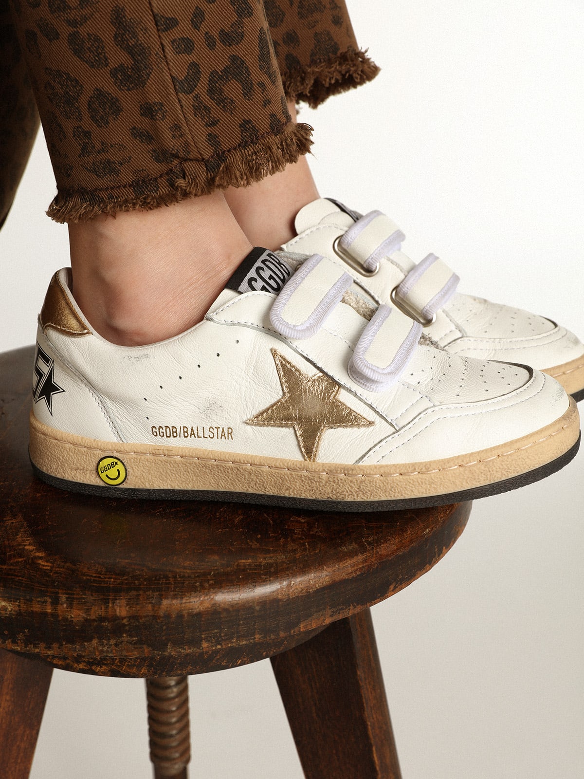 Golden Goose - Ball Star Young with gold metallic leather star and heel tab in 