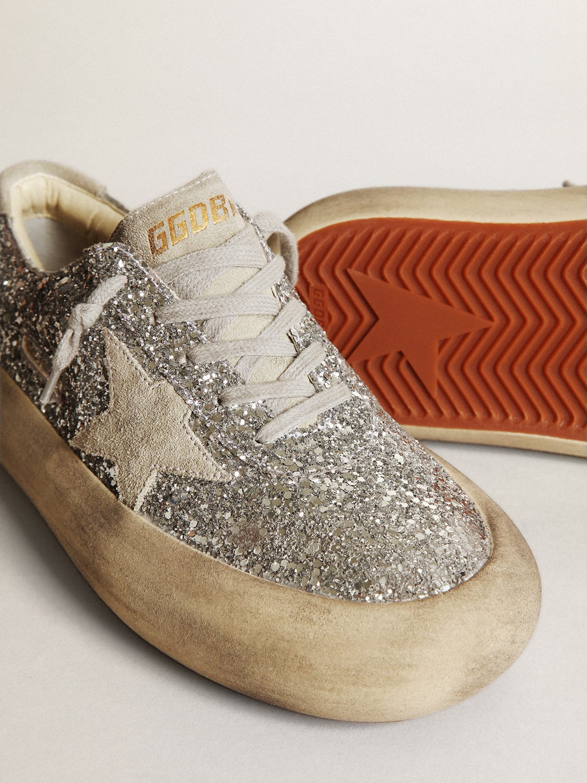 Golden Goose - Space-Star Donna in glitter argento con stella color grigio ghiaccio in 